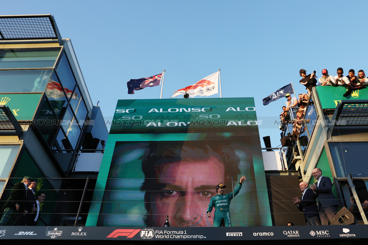 GP AUSTRALIA, Fernando Alonso (ESP) Aston Martin F1 Team celebrates his third position on the podium.

02.04.2023. Formula 1 World Championship, Rd 3, Australian Grand Prix, Albert Park, Melbourne, Australia, Gara Day.

- www.xpbimages.com, EMail: requests@xpbimages.com ¬© Copyright: Bearne / XPB Images