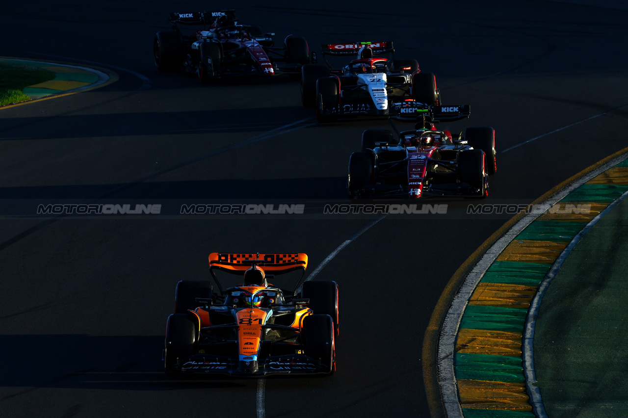 GP AUSTRALIA, Oscar Piastri (AUS), McLaren 
02.04.2023. Formula 1 World Championship, Rd 3, Australian Grand Prix, Albert Park, Melbourne, Australia, Gara Day.
- www.xpbimages.com, EMail: requests@xpbimages.com ¬© Copyright: Charniaux / XPB Images