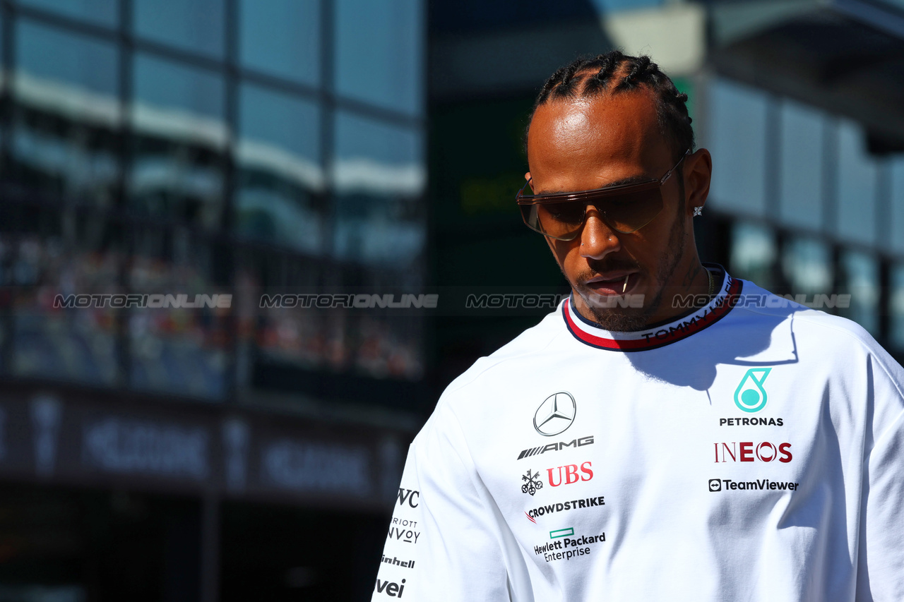 GP AUSTRALIA, Lewis Hamilton (GBR) Mercedes AMG F1 on the drivers' parade.

02.04.2023. Formula 1 World Championship, Rd 3, Australian Grand Prix, Albert Park, Melbourne, Australia, Gara Day.

- www.xpbimages.com, EMail: requests@xpbimages.com ¬© Copyright: Batchelor / XPB Images