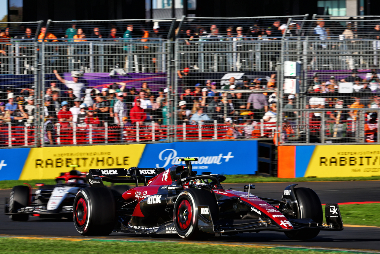 GP AUSTRALIA, Zhou Guanyu (CHN) Alfa Romeo F1 Team C43.

02.04.2023. Formula 1 World Championship, Rd 3, Australian Grand Prix, Albert Park, Melbourne, Australia, Gara Day.

- www.xpbimages.com, EMail: requests@xpbimages.com ¬© Copyright: Batchelor / XPB Images