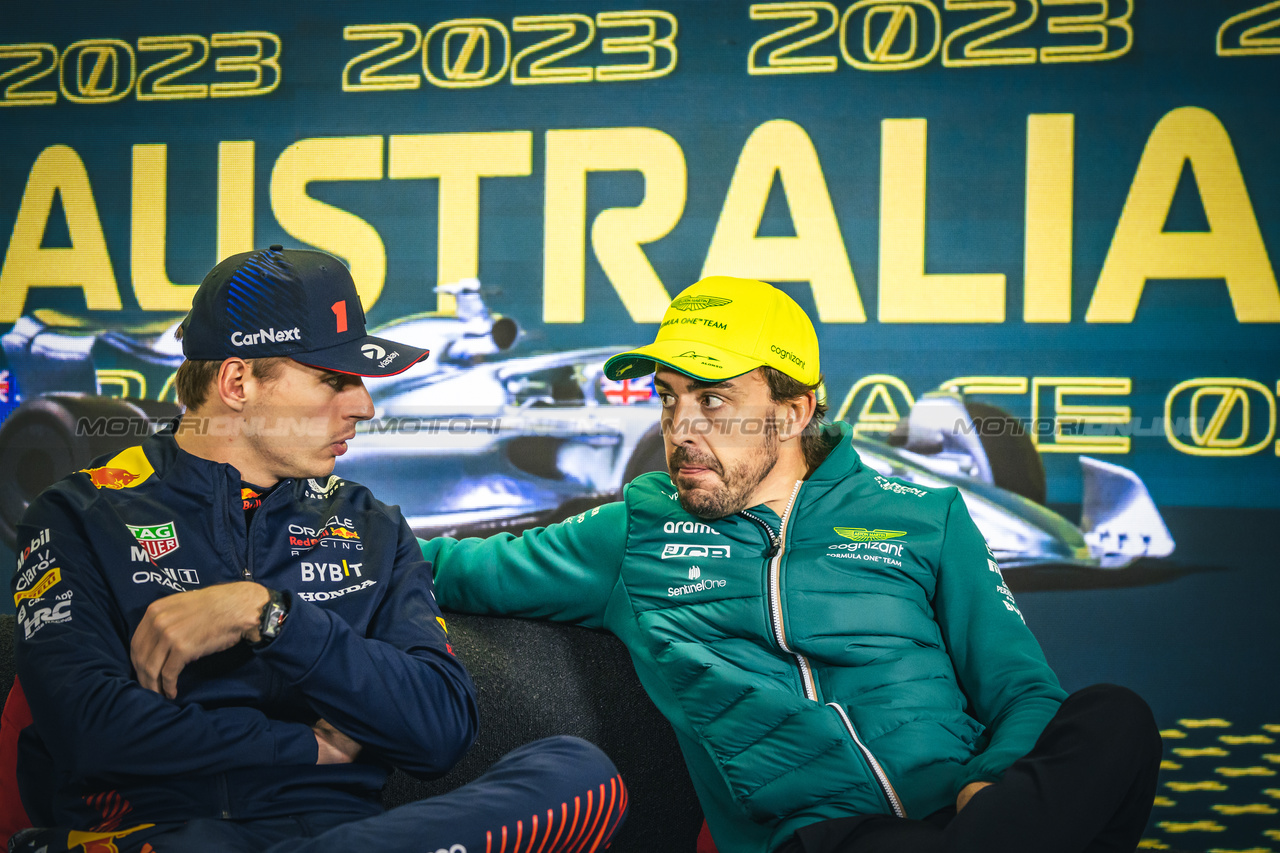 GP AUSTRALIA, (L to R): Max Verstappen (NLD) Red Bull Racing e Fernando Alonso (ESP) Aston Martin F1 Team in the post race FIA Press Conference.

02.04.2023. Formula 1 World Championship, Rd 3, Australian Grand Prix, Albert Park, Melbourne, Australia, Gara Day.

- www.xpbimages.com, EMail: requests@xpbimages.com ¬© Copyright: Bearne / XPB Images