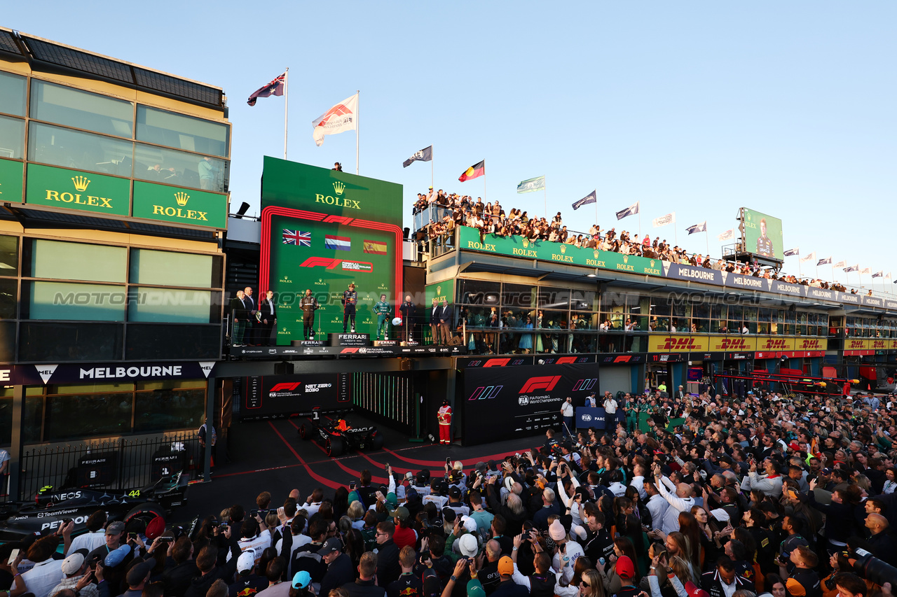 GP AUSTRALIA, The podium (L to R): Lewis Hamilton (GBR) Mercedes AMG F1, second; Max Verstappen (NLD) Red Bull Racing, vincitore; Fernando Alonso (ESP) Aston Martin F1 Team, third.

02.04.2023. Formula 1 World Championship, Rd 3, Australian Grand Prix, Albert Park, Melbourne, Australia, Gara Day.

- www.xpbimages.com, EMail: requests@xpbimages.com ¬© Copyright: Moy / XPB Images