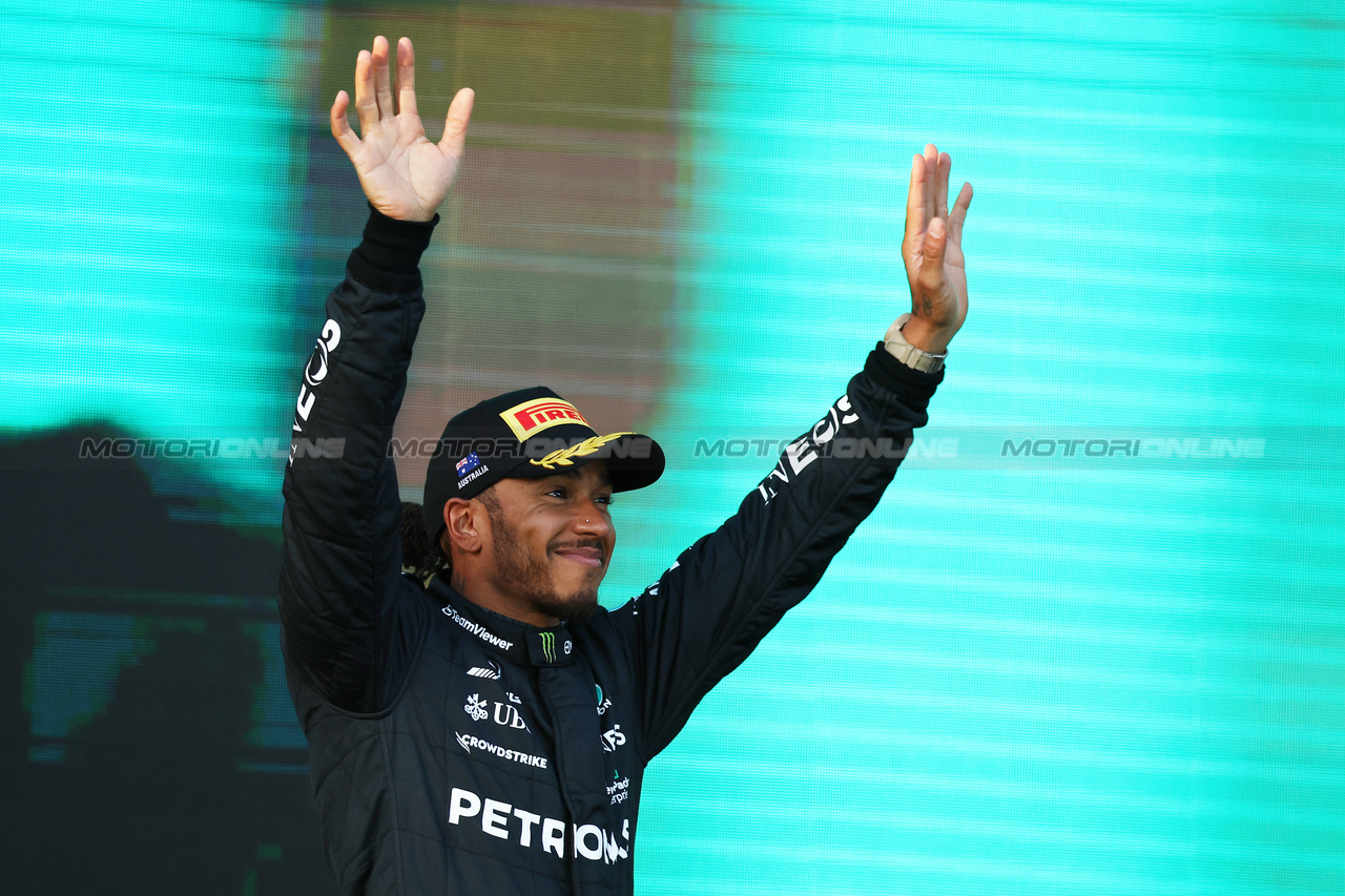 GP AUSTRALIA, Lewis Hamilton (GBR) Mercedes AMG F1 celebrates his second position on the podium.

02.04.2023. Formula 1 World Championship, Rd 3, Australian Grand Prix, Albert Park, Melbourne, Australia, Gara Day.

- www.xpbimages.com, EMail: requests@xpbimages.com ¬© Copyright: Moy / XPB Images