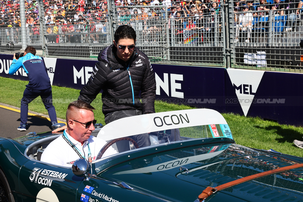 GP AUSTRALIA, Esteban Ocon (FRA) Alpine F1 Team on the drivers' parade.

02.04.2023. Formula 1 World Championship, Rd 3, Australian Grand Prix, Albert Park, Melbourne, Australia, Gara Day.

- www.xpbimages.com, EMail: requests@xpbimages.com ¬© Copyright: Batchelor / XPB Images