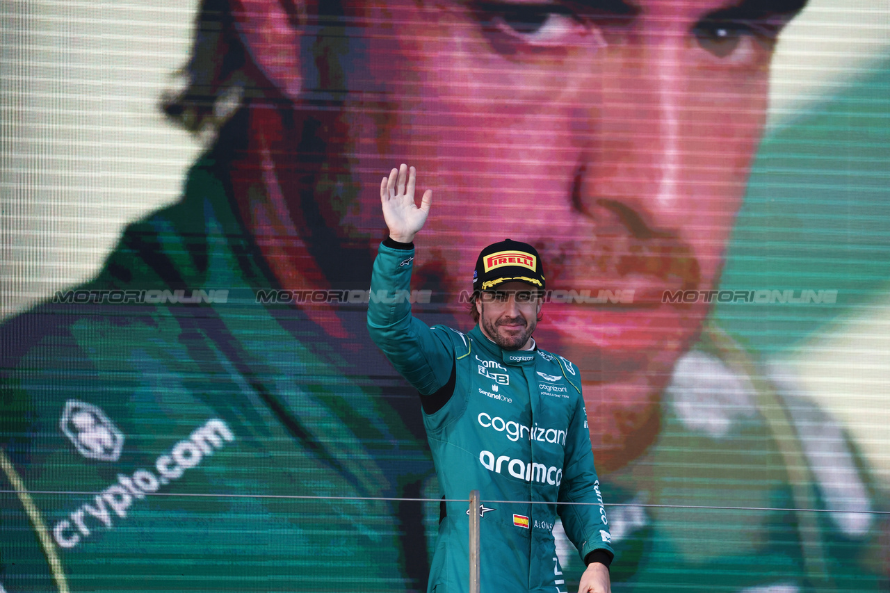 GP AUSTRALIA, Fernando Alonso (ESP) Aston Martin F1 Team celebrates his third position on the podium.

02.04.2023. Formula 1 World Championship, Rd 3, Australian Grand Prix, Albert Park, Melbourne, Australia, Gara Day.

- www.xpbimages.com, EMail: requests@xpbimages.com ¬© Copyright: Moy / XPB Images