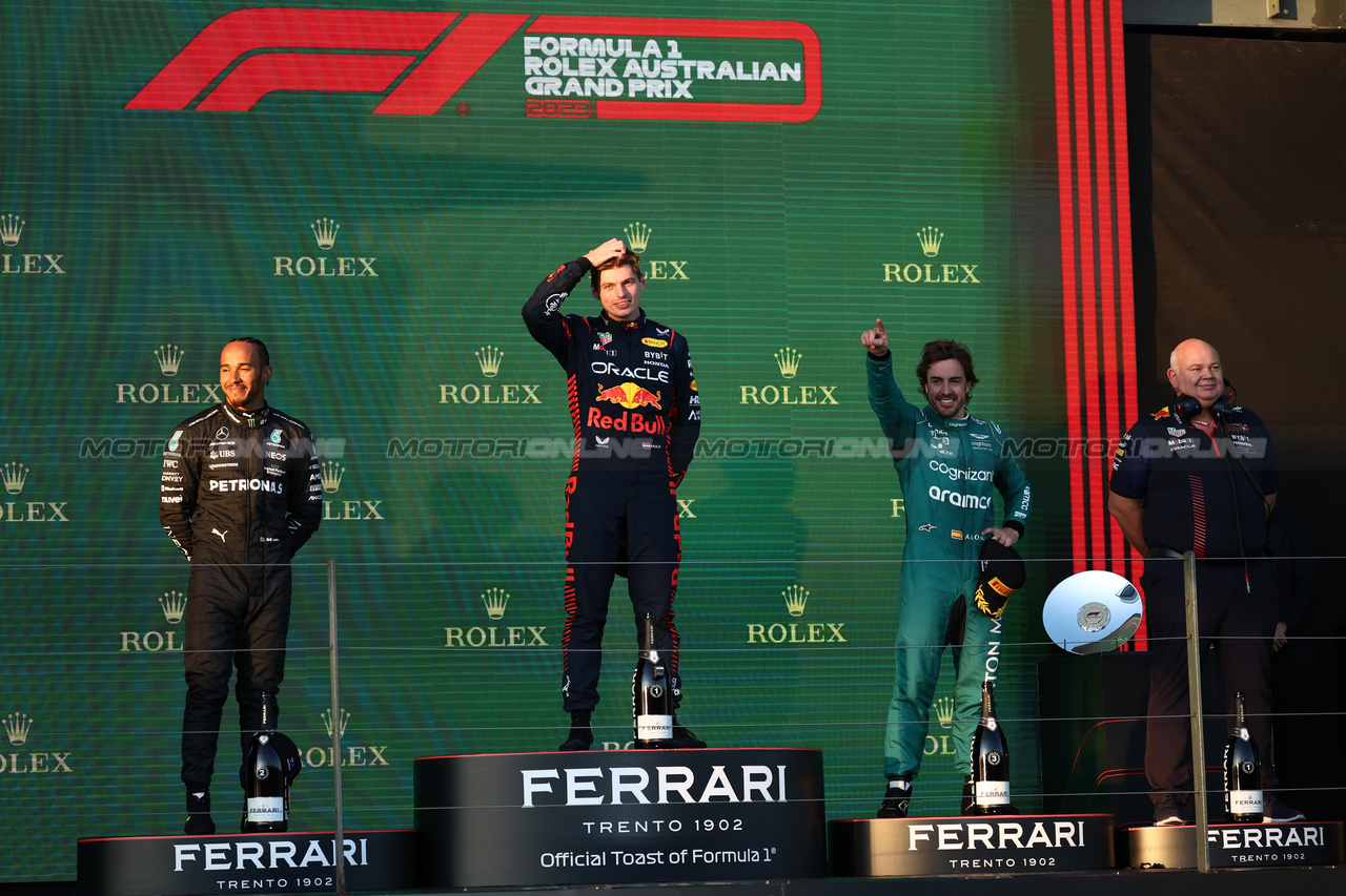 GP AUSTRALIA, The podium (L to R): Lewis Hamilton (GBR) Mercedes AMG F1, second; Max Verstappen (NLD) Red Bull Racing, vincitore; Fernando Alonso (ESP) Aston Martin F1 Team, third.

02.04.2023. Formula 1 World Championship, Rd 3, Australian Grand Prix, Albert Park, Melbourne, Australia, Gara Day.

- www.xpbimages.com, EMail: requests@xpbimages.com ¬© Copyright: Moy / XPB Images