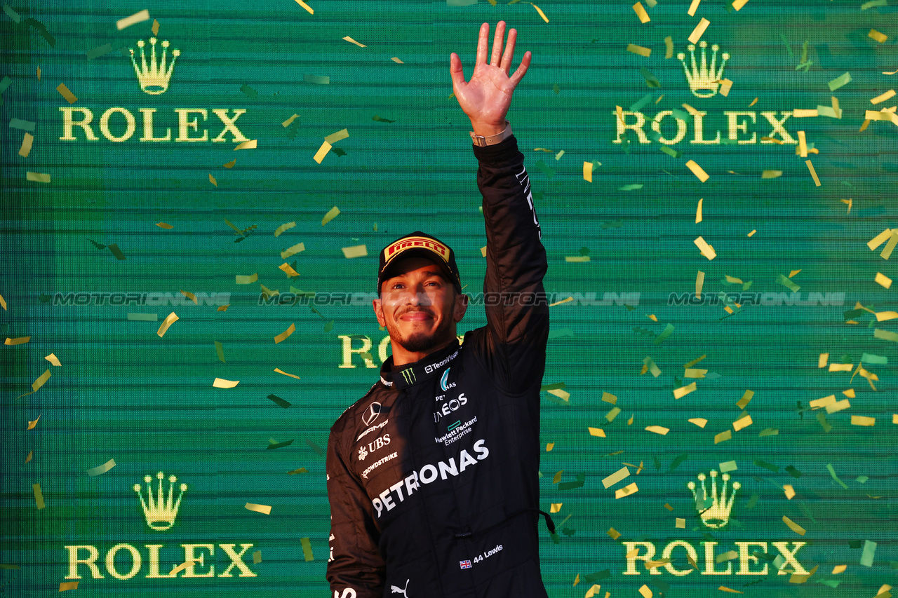 GP AUSTRALIA, Lewis Hamilton (GBR) Mercedes AMG F1 celebrates his second position on the podium.

02.04.2023. Formula 1 World Championship, Rd 3, Australian Grand Prix, Albert Park, Melbourne, Australia, Gara Day.

- www.xpbimages.com, EMail: requests@xpbimages.com ¬© Copyright: Moy / XPB Images