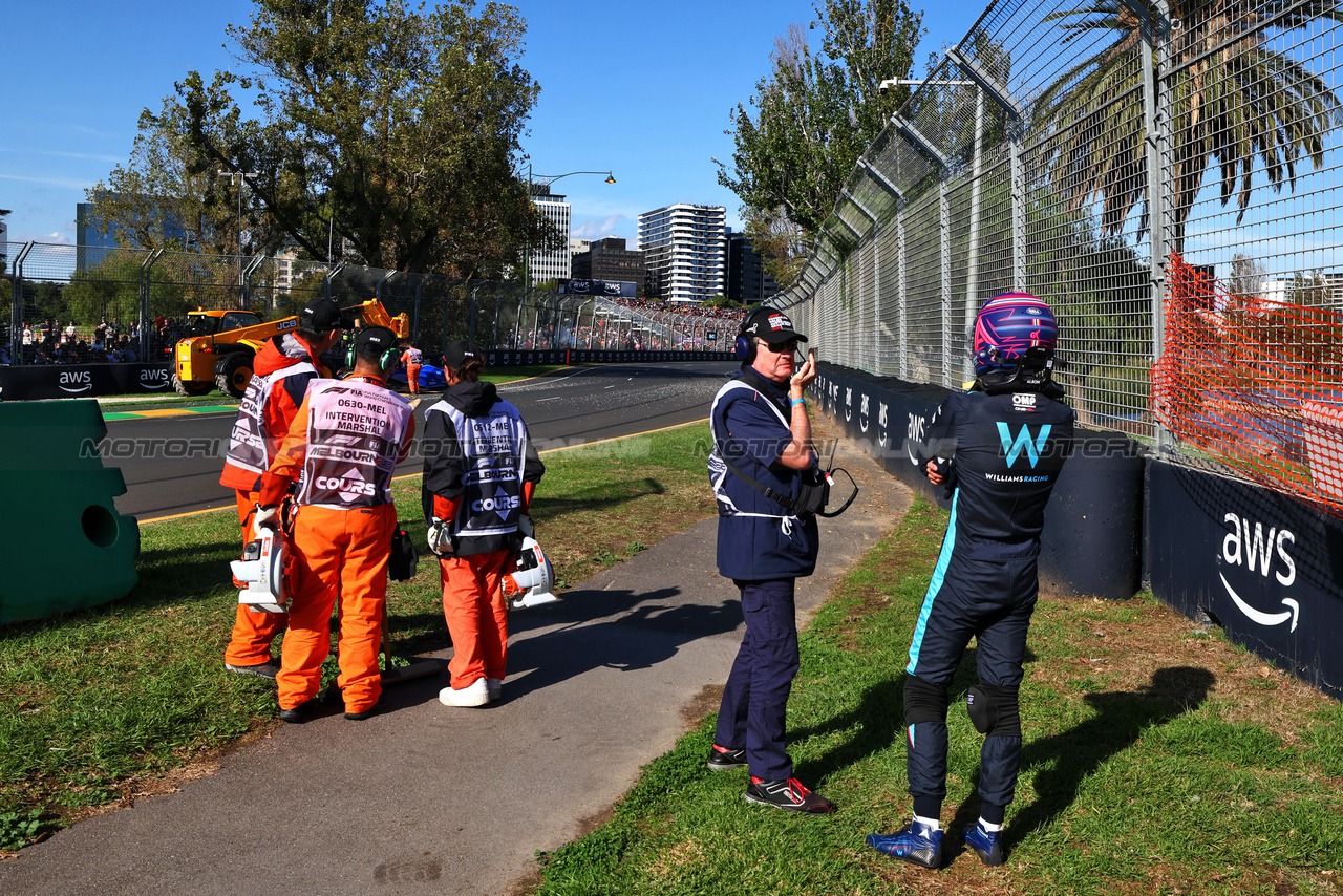 GP AUSTRALIA, Alexander Albon (THA) Williams Racing retired from the race.

02.04.2023. Formula 1 World Championship, Rd 3, Australian Grand Prix, Albert Park, Melbourne, Australia, Gara Day.

 - www.xpbimages.com, EMail: requests@xpbimages.com ¬© Copyright: Coates / XPB Images