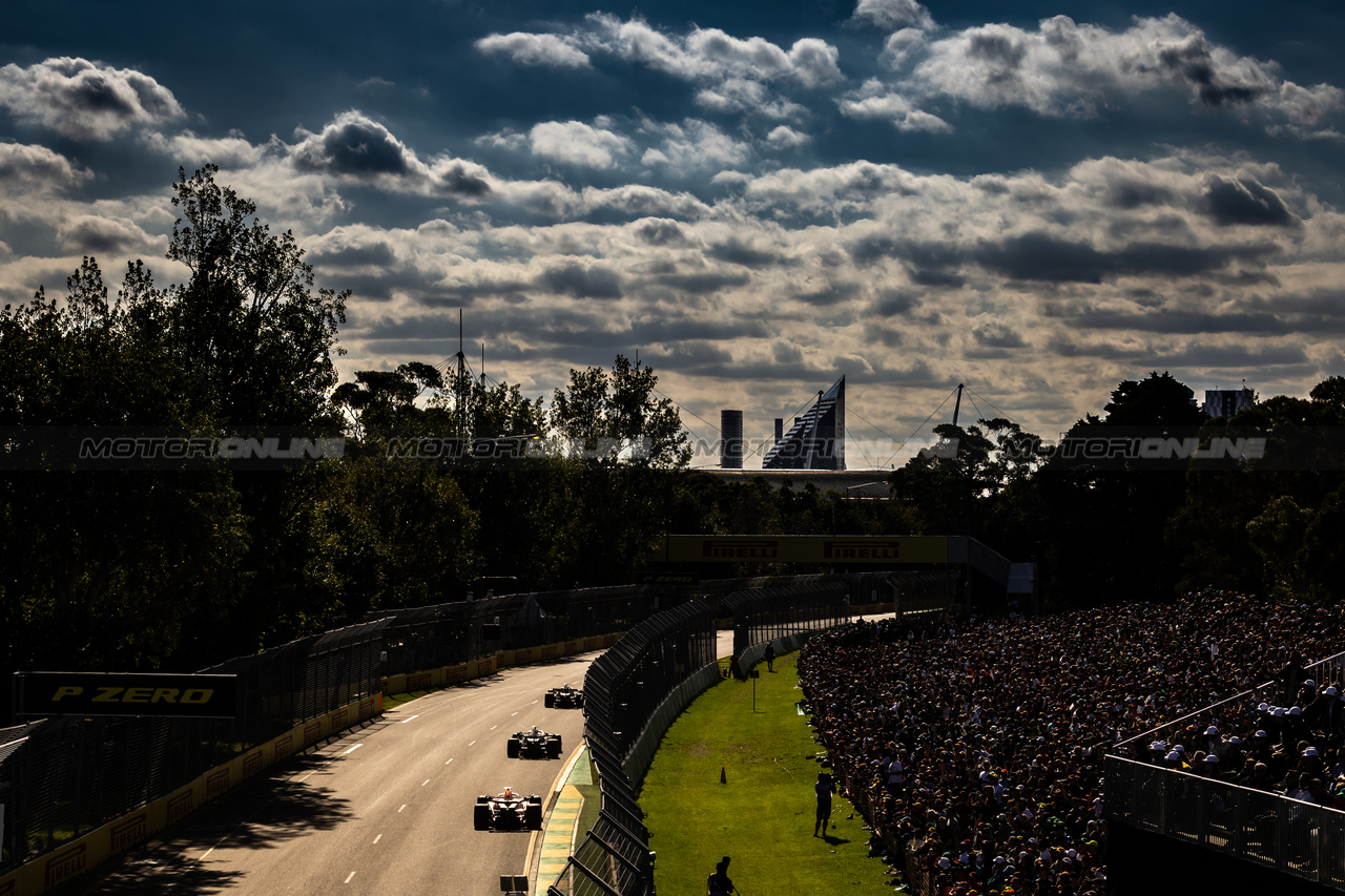 GP AUSTRALIA, Max Verstappen (NLD) Red Bull Racing RB19.

02.04.2023. Formula 1 World Championship, Rd 3, Australian Grand Prix, Albert Park, Melbourne, Australia, Gara Day.

- www.xpbimages.com, EMail: requests@xpbimages.com ¬© Copyright: Bearne / XPB Images