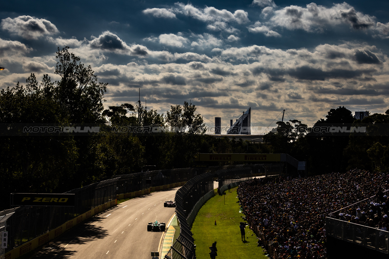 GP AUSTRALIA, Fernando Alonso (ESP) Aston Martin F1 Team AMR23.

02.04.2023. Formula 1 World Championship, Rd 3, Australian Grand Prix, Albert Park, Melbourne, Australia, Gara Day.

- www.xpbimages.com, EMail: requests@xpbimages.com ¬© Copyright: Bearne / XPB Images