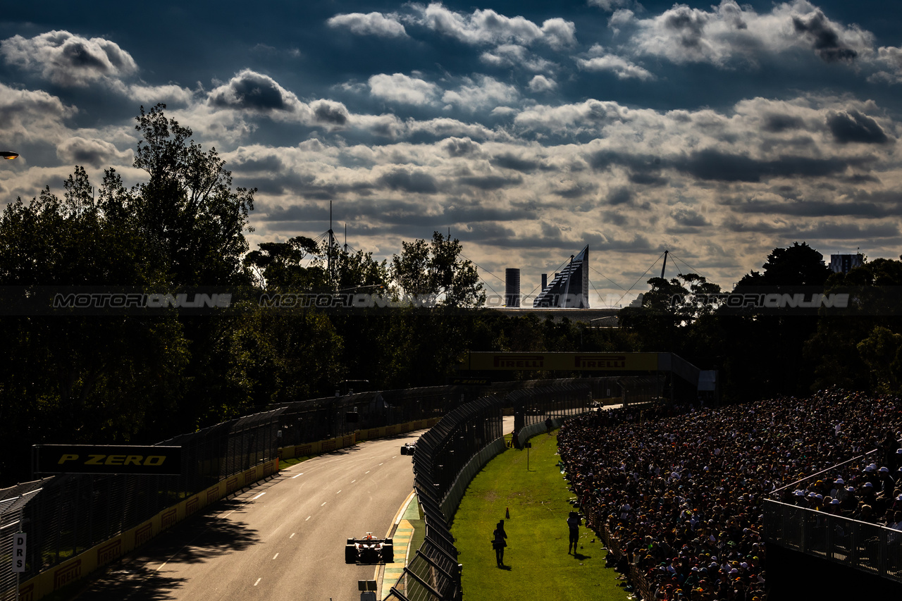 GP AUSTRALIA, Sergio Perez (MEX) Red Bull Racing RB19.

02.04.2023. Formula 1 World Championship, Rd 3, Australian Grand Prix, Albert Park, Melbourne, Australia, Gara Day.

- www.xpbimages.com, EMail: requests@xpbimages.com ¬© Copyright: Bearne / XPB Images