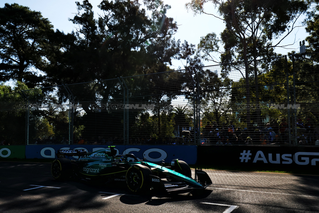 GP AUSTRALIA, Fernando Alonso (ESP) Aston Martin F1 Team AMR23.

02.04.2023. Formula 1 World Championship, Rd 3, Australian Grand Prix, Albert Park, Melbourne, Australia, Gara Day.

 - www.xpbimages.com, EMail: requests@xpbimages.com ¬© Copyright: Coates / XPB Images