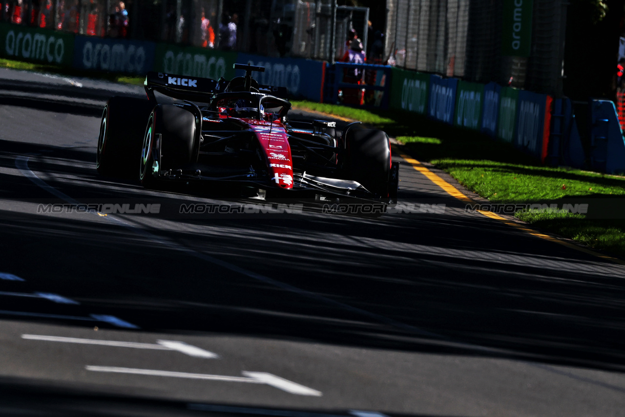 GP AUSTRALIA, Valtteri Bottas (FIN) Alfa Romeo F1 Team C43.

02.04.2023. Formula 1 World Championship, Rd 3, Australian Grand Prix, Albert Park, Melbourne, Australia, Gara Day.

 - www.xpbimages.com, EMail: requests@xpbimages.com ¬© Copyright: Coates / XPB Images