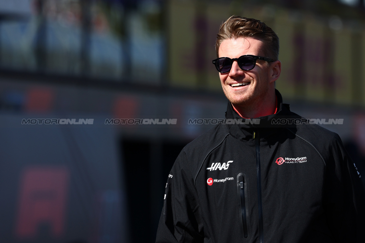 GP AUSTRALIA, Nico Hulkenberg (GER) Haas F1 Team on the drivers' parade.

02.04.2023. Formula 1 World Championship, Rd 3, Australian Grand Prix, Albert Park, Melbourne, Australia, Gara Day.

- www.xpbimages.com, EMail: requests@xpbimages.com ¬© Copyright: Batchelor / XPB Images