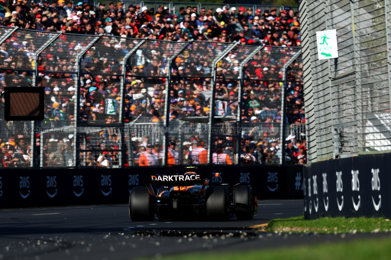 GP AUSTRALIA, Lando Norris (GBR) McLaren MCL60.

02.04.2023. Formula 1 World Championship, Rd 3, Australian Grand Prix, Albert Park, Melbourne, Australia, Gara Day.

 - www.xpbimages.com, EMail: requests@xpbimages.com ¬© Copyright: Coates / XPB Images