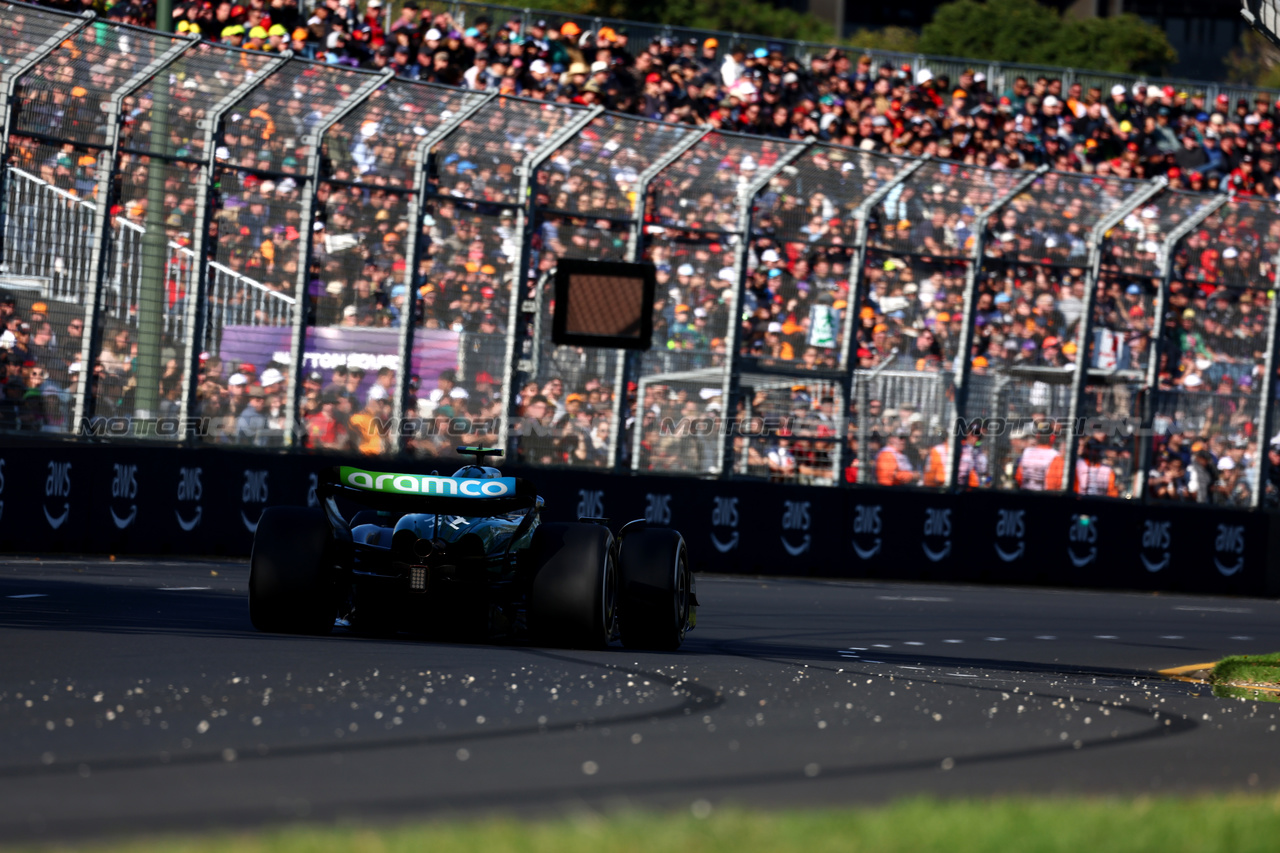 GP AUSTRALIA, Fernando Alonso (ESP) Aston Martin F1 Team AMR23.

02.04.2023. Formula 1 World Championship, Rd 3, Australian Grand Prix, Albert Park, Melbourne, Australia, Gara Day.

 - www.xpbimages.com, EMail: requests@xpbimages.com ¬© Copyright: Coates / XPB Images