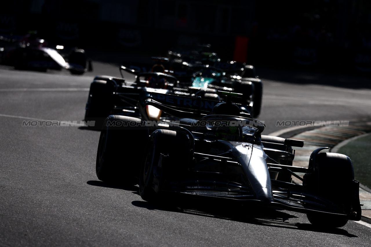 GP AUSTRALIA, Lewis Hamilton (GBR) Mercedes AMG F1 W14.

02.04.2023. Formula 1 World Championship, Rd 3, Australian Grand Prix, Albert Park, Melbourne, Australia, Gara Day.

 - www.xpbimages.com, EMail: requests@xpbimages.com ¬© Copyright: Coates / XPB Images