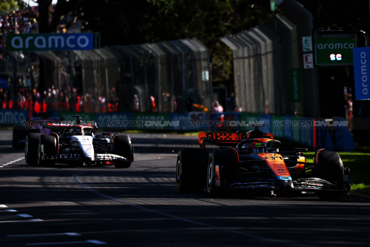 GP AUSTRALIA, Oscar Piastri (AUS) McLaren MCL60.

02.04.2023. Formula 1 World Championship, Rd 3, Australian Grand Prix, Albert Park, Melbourne, Australia, Gara Day.

 - www.xpbimages.com, EMail: requests@xpbimages.com ¬© Copyright: Coates / XPB Images