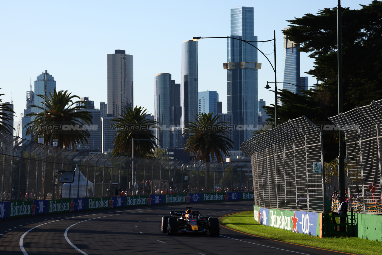 GP AUSTRALIA, Max Verstappen (NLD) Red Bull Racing RB19.

02.04.2023. Formula 1 World Championship, Rd 3, Australian Grand Prix, Albert Park, Melbourne, Australia, Gara Day.

 - www.xpbimages.com, EMail: requests@xpbimages.com ¬© Copyright: Coates / XPB Images