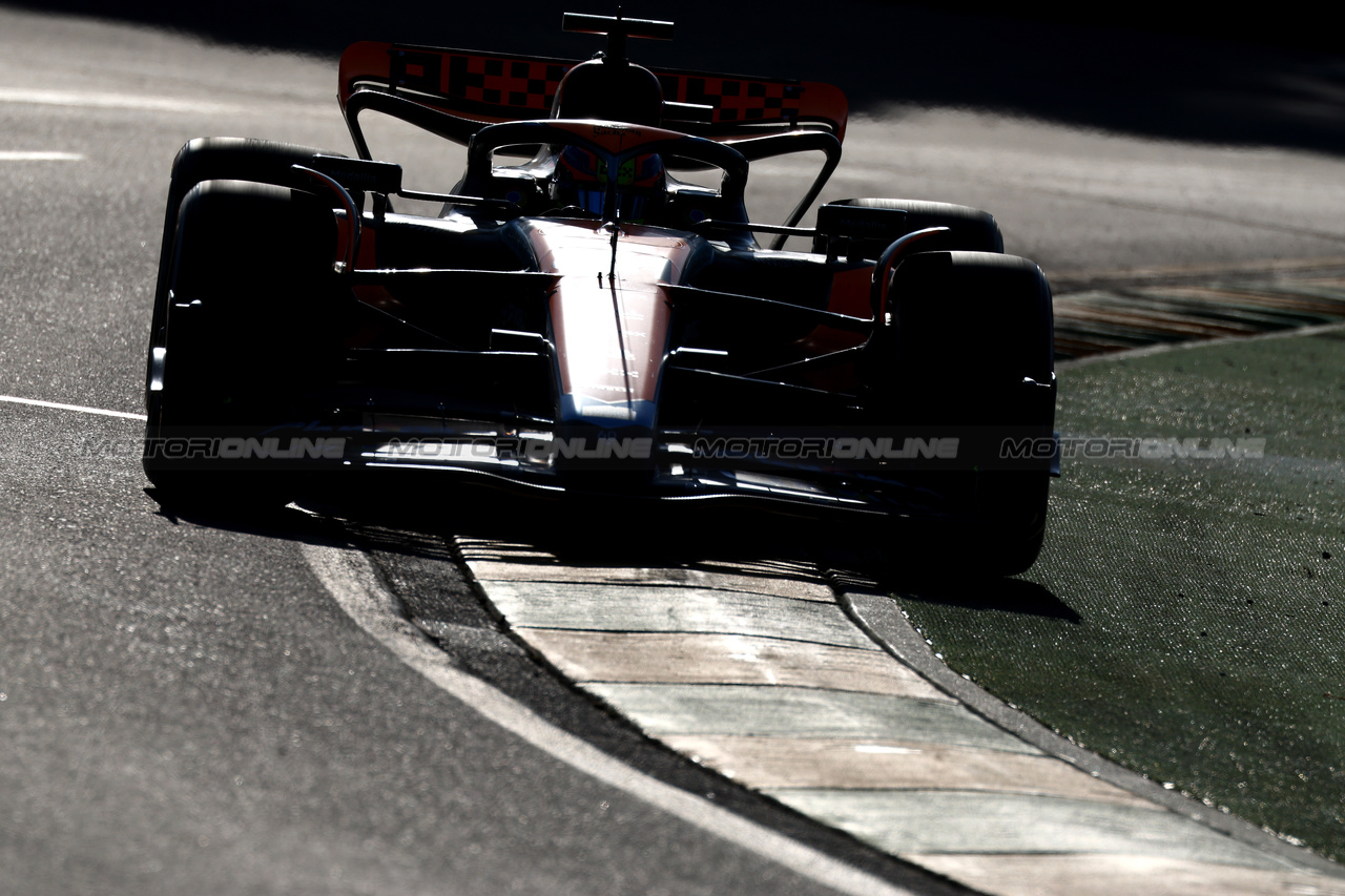 GP AUSTRALIA, Oscar Piastri (AUS) McLaren MCL60.

02.04.2023. Formula 1 World Championship, Rd 3, Australian Grand Prix, Albert Park, Melbourne, Australia, Gara Day.

 - www.xpbimages.com, EMail: requests@xpbimages.com ¬© Copyright: Coates / XPB Images