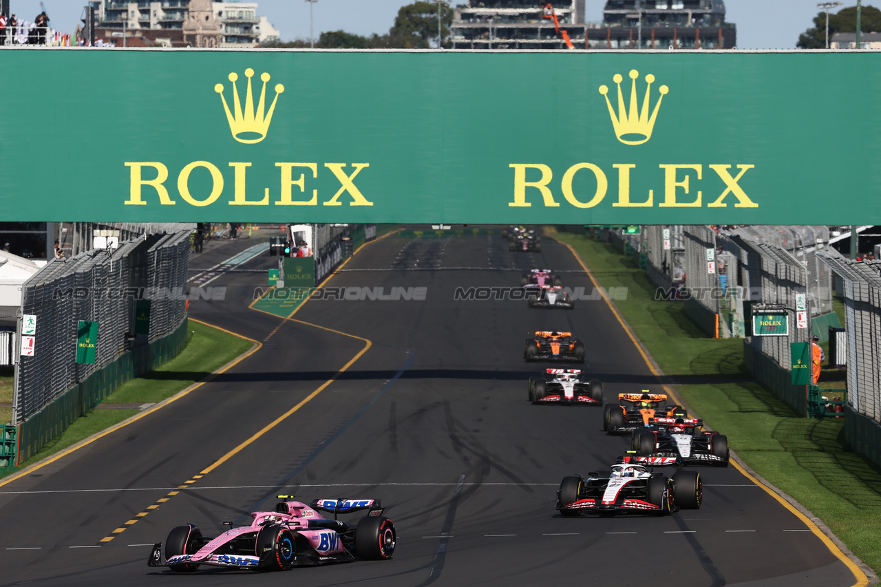 GP AUSTRALIA, Pierre Gasly (FRA) Alpine F1 Team A523.

02.04.2023. Formula 1 World Championship, Rd 3, Australian Grand Prix, Albert Park, Melbourne, Australia, Gara Day.

- www.xpbimages.com, EMail: requests@xpbimages.com ¬© Copyright: Moy / XPB Images