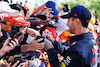 GP AUSTRALIA, Daniel Ricciardo (AUS) Red Bull Racing Reserve e Third Driver with fans.
02.04.2023. Formula 1 World Championship, Rd 3, Australian Grand Prix, Albert Park, Melbourne, Australia, Gara Day.
- www.xpbimages.com, EMail: requests@xpbimages.com ¬© Copyright: Moy / XPB Images