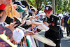 GP AUSTRALIA, Zhou Guanyu (CHN) Alfa Romeo F1 Team with fans.
02.04.2023. Formula 1 World Championship, Rd 3, Australian Grand Prix, Albert Park, Melbourne, Australia, Gara Day.
- www.xpbimages.com, EMail: requests@xpbimages.com ¬© Copyright: Moy / XPB Images