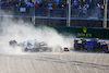 GP AUSTRALIA, Nyck de Vries (NLD) AlphaTauri AT04 e Logan Sargeant (USA) Williams Racing FW45 crash at the second repartenza of the race.
02.04.2023. Formula 1 World Championship, Rd 3, Australian Grand Prix, Albert Park, Melbourne, Australia, Gara Day.
 - www.xpbimages.com, EMail: requests@xpbimages.com ¬© Copyright: Coates / XPB Images