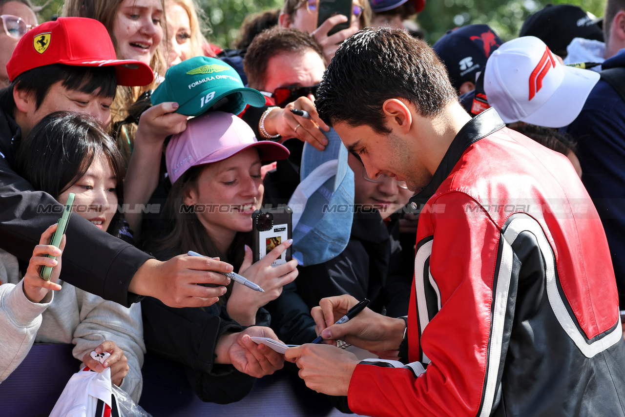 GP AUSTRALIA, Esteban Ocon (FRA) Alpine F1 Team with fans.

30.03.2023. Formula 1 World Championship, Rd 3, Australian Grand Prix, Albert Park, Melbourne, Australia, Preparation Day.

- www.xpbimages.com, EMail: requests@xpbimages.com ¬© Copyright: Moy / XPB Images