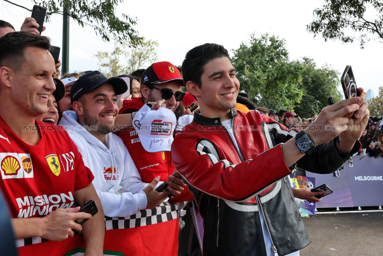 GP AUSTRALIA, Esteban Ocon (FRA) Alpine F1 Team with fans.

30.03.2023. Formula 1 World Championship, Rd 3, Australian Grand Prix, Albert Park, Melbourne, Australia, Preparation Day.

- www.xpbimages.com, EMail: requests@xpbimages.com ¬© Copyright: Moy / XPB Images