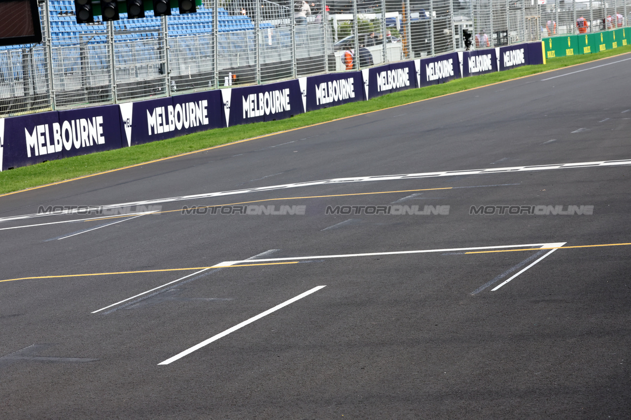 GP AUSTRALIA, Circuit Atmosfera - wider grid slots.

30.03.2023. Formula 1 World Championship, Rd 3, Australian Grand Prix, Albert Park, Melbourne, Australia, Preparation Day.

- www.xpbimages.com, EMail: requests@xpbimages.com ¬© Copyright: Batchelor / XPB Images