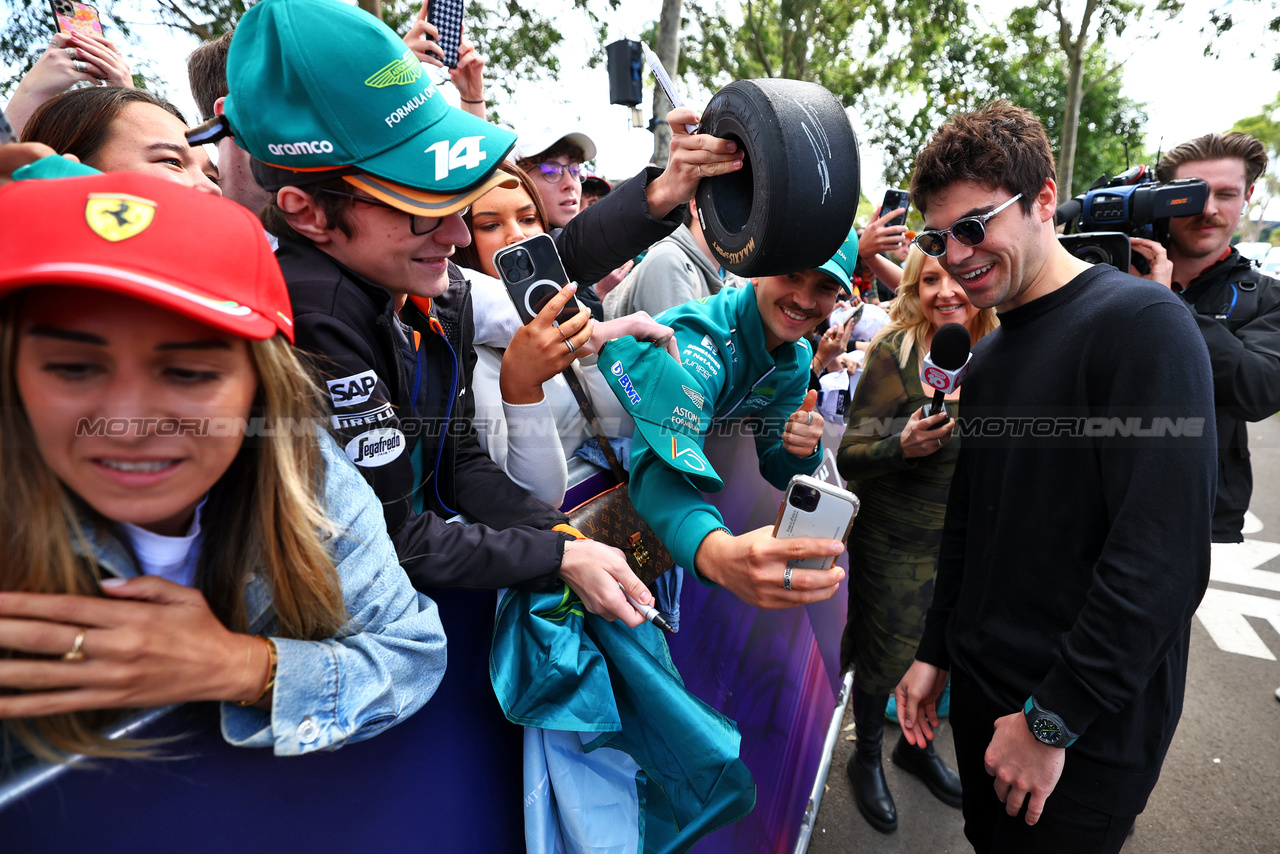 GP AUSTRALIA, Lance Stroll (CDN) Aston Martin F1 Team with fans.

30.03.2023. Formula 1 World Championship, Rd 3, Australian Grand Prix, Albert Park, Melbourne, Australia, Preparation Day.

 - www.xpbimages.com, EMail: requests@xpbimages.com ¬© Copyright: Coates / XPB Images