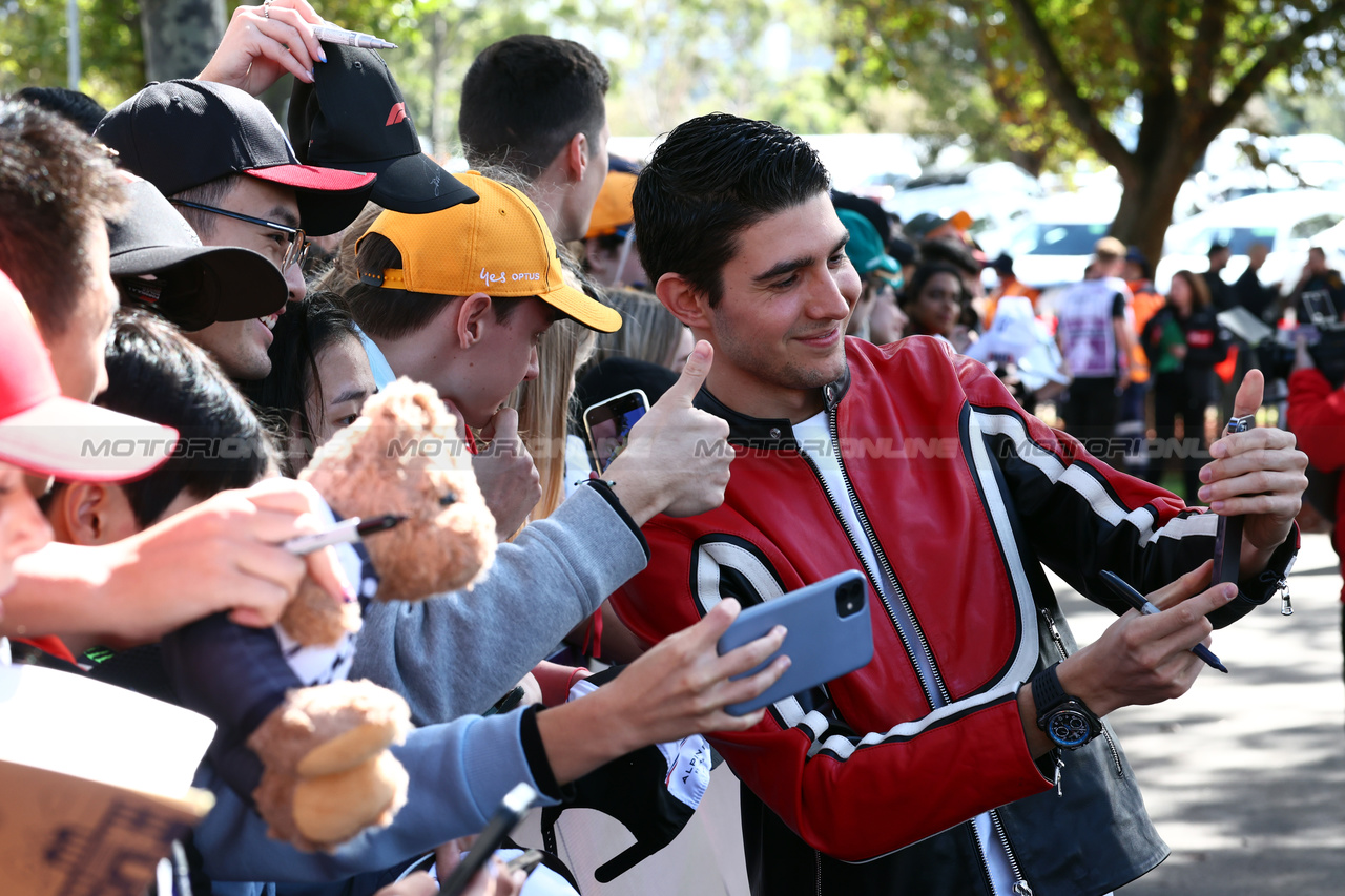 GP AUSTRALIA, Esteban Ocon (FRA) Alpine F1 Team with fans.

30.03.2023. Formula 1 World Championship, Rd 3, Australian Grand Prix, Albert Park, Melbourne, Australia, Preparation Day.

 - www.xpbimages.com, EMail: requests@xpbimages.com ¬© Copyright: Coates / XPB Images