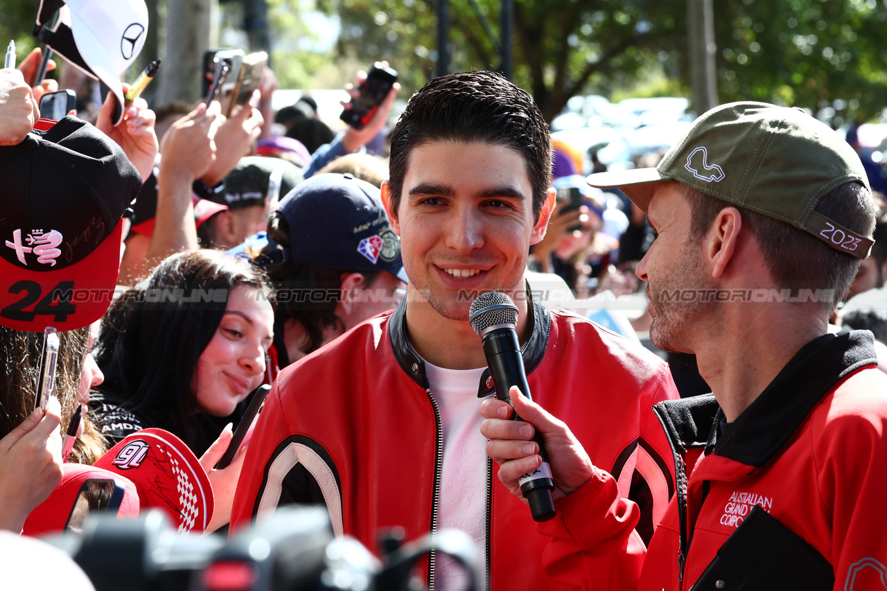 GP AUSTRALIA, Esteban Ocon (FRA) Alpine F1 Team with fans.

30.03.2023. Formula 1 World Championship, Rd 3, Australian Grand Prix, Albert Park, Melbourne, Australia, Preparation Day.

 - www.xpbimages.com, EMail: requests@xpbimages.com ¬© Copyright: Coates / XPB Images