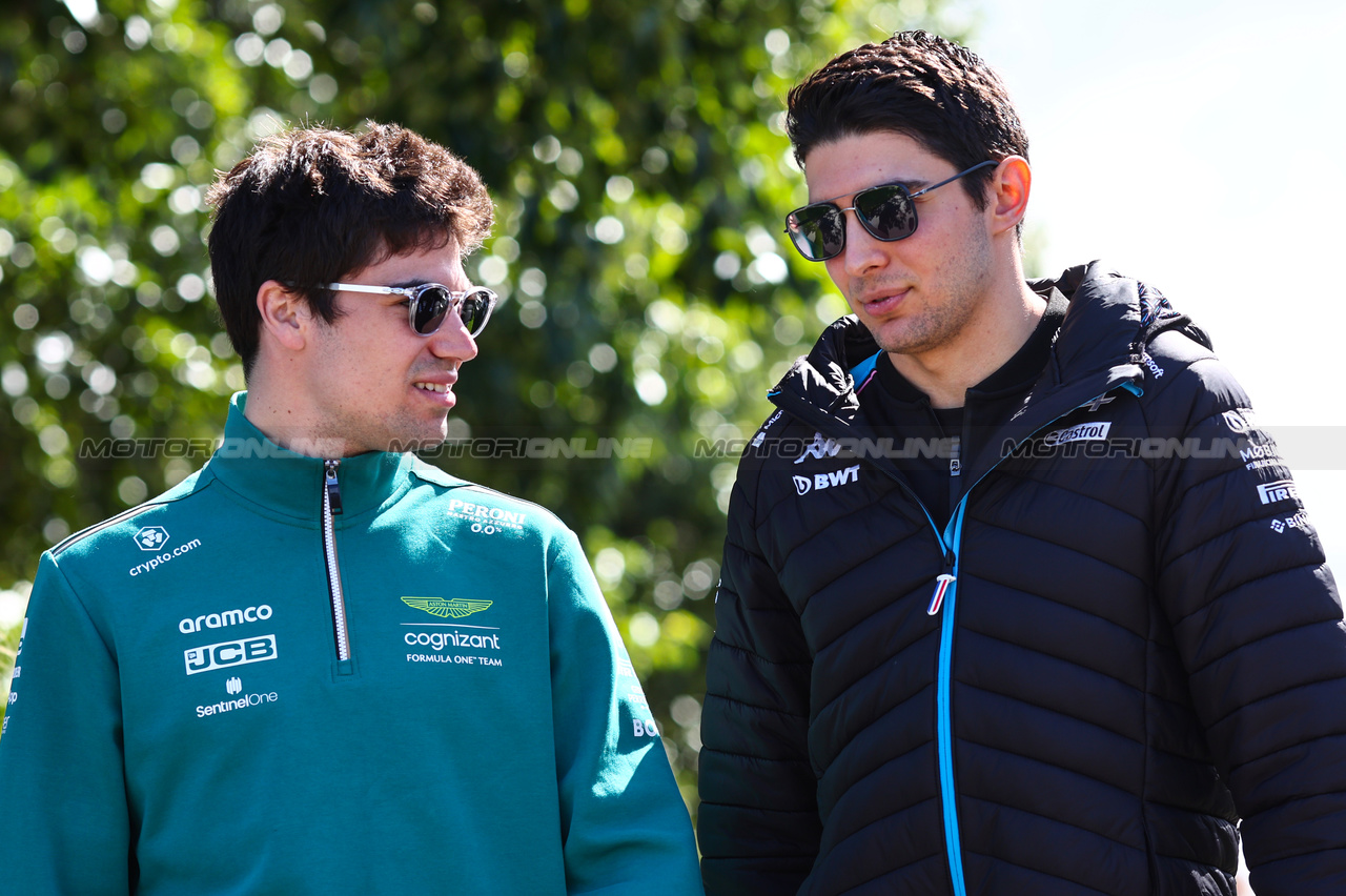 GP AUSTRALIA, Lance Stroll (CDN), Aston Martin F1 Team e Esteban Ocon (FRA), Alpine F1 Team 
30.03.2023. Formula 1 World Championship, Rd 3, Australian Grand Prix, Albert Park, Melbourne, Australia, Preparation Day.
- www.xpbimages.com, EMail: requests@xpbimages.com ¬© Copyright: Charniaux / XPB Images