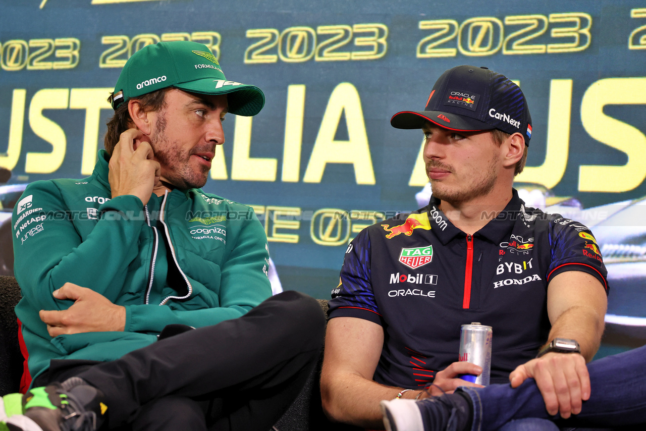 GP AUSTRALIA, (L to R): Fernando Alonso (ESP) Aston Martin F1 Team e Max Verstappen (NLD) Red Bull Racing, in the FIA Press Conference.

30.03.2023. Formula 1 World Championship, Rd 3, Australian Grand Prix, Albert Park, Melbourne, Australia, Preparation Day.

- www.xpbimages.com, EMail: requests@xpbimages.com ¬© Copyright: Moy / XPB Images