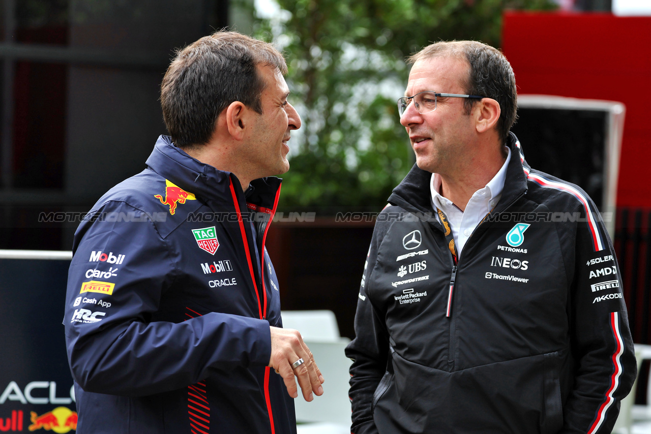 GP AUSTRALIA, Pierre Wache (FRA) Red Bull Racing Technical Director (Left).

30.03.2023. Formula 1 World Championship, Rd 3, Australian Grand Prix, Albert Park, Melbourne, Australia, Preparation Day.

- www.xpbimages.com, EMail: requests@xpbimages.com ¬© Copyright: Moy / XPB Images