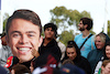 GP AUSTRALIA, Circuit Atmosfera - fans e a Nyck de Vries (NLD) AlphaTauri face cut-out.
30.03.2023. Formula 1 World Championship, Rd 3, Australian Grand Prix, Albert Park, Melbourne, Australia, Preparation Day.
 - www.xpbimages.com, EMail: requests@xpbimages.com ¬© Copyright: Coates / XPB Images