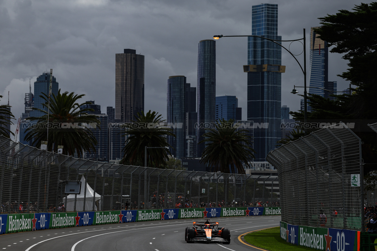 GP AUSTRALIA, Oscar Piastri (AUS), McLaren 
01.04.2023. Formula 1 World Championship, Rd 3, Australian Grand Prix, Albert Park, Melbourne, Australia, Qualifiche Day.
- www.xpbimages.com, EMail: requests@xpbimages.com ¬© Copyright: Charniaux / XPB Images