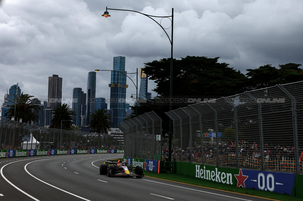 GP AUSTRALIA, Max Verstappen (NLD), Red Bull Racing 
01.04.2023. Formula 1 World Championship, Rd 3, Australian Grand Prix, Albert Park, Melbourne, Australia, Qualifiche Day.
- www.xpbimages.com, EMail: requests@xpbimages.com ¬© Copyright: Charniaux / XPB Images