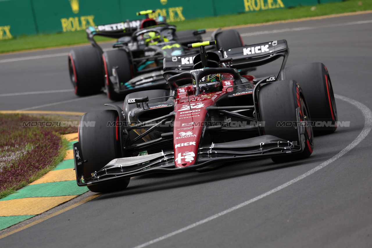 GP AUSTRALIA, Zhou Guanyu (CHN) Alfa Romeo F1 Team C43.

01.04.2023. Formula 1 World Championship, Rd 3, Australian Grand Prix, Albert Park, Melbourne, Australia, Qualifiche Day.

- www.xpbimages.com, EMail: requests@xpbimages.com ¬© Copyright: Moy / XPB Images