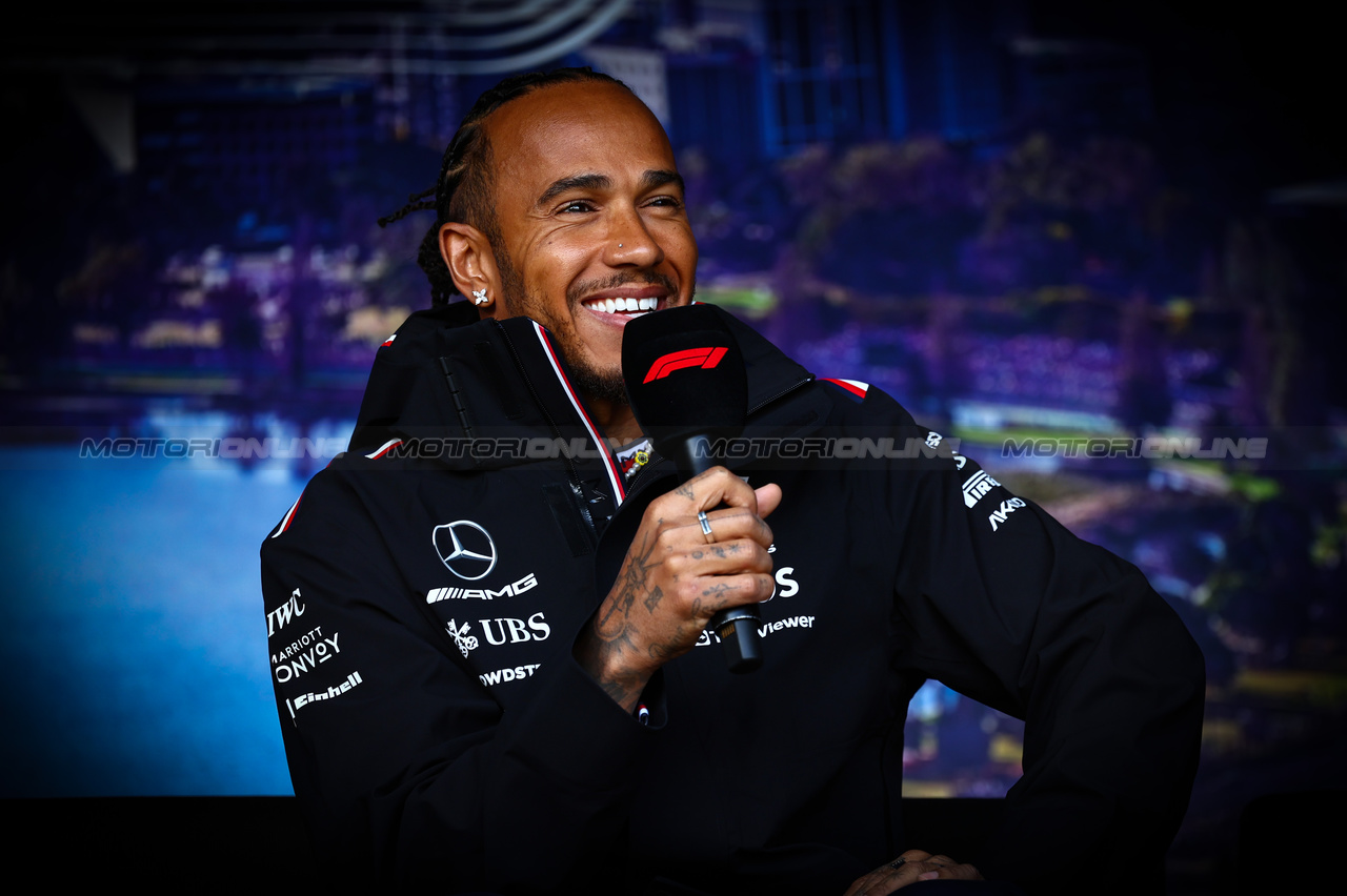 GP AUSTRALIA, Lewis Hamilton (GBR), Mercedes AMG F1  
01.04.2023. Formula 1 World Championship, Rd 3, Australian Grand Prix, Albert Park, Melbourne, Australia, Qualifiche Day.
- www.xpbimages.com, EMail: requests@xpbimages.com ¬© Copyright: Charniaux / XPB Images