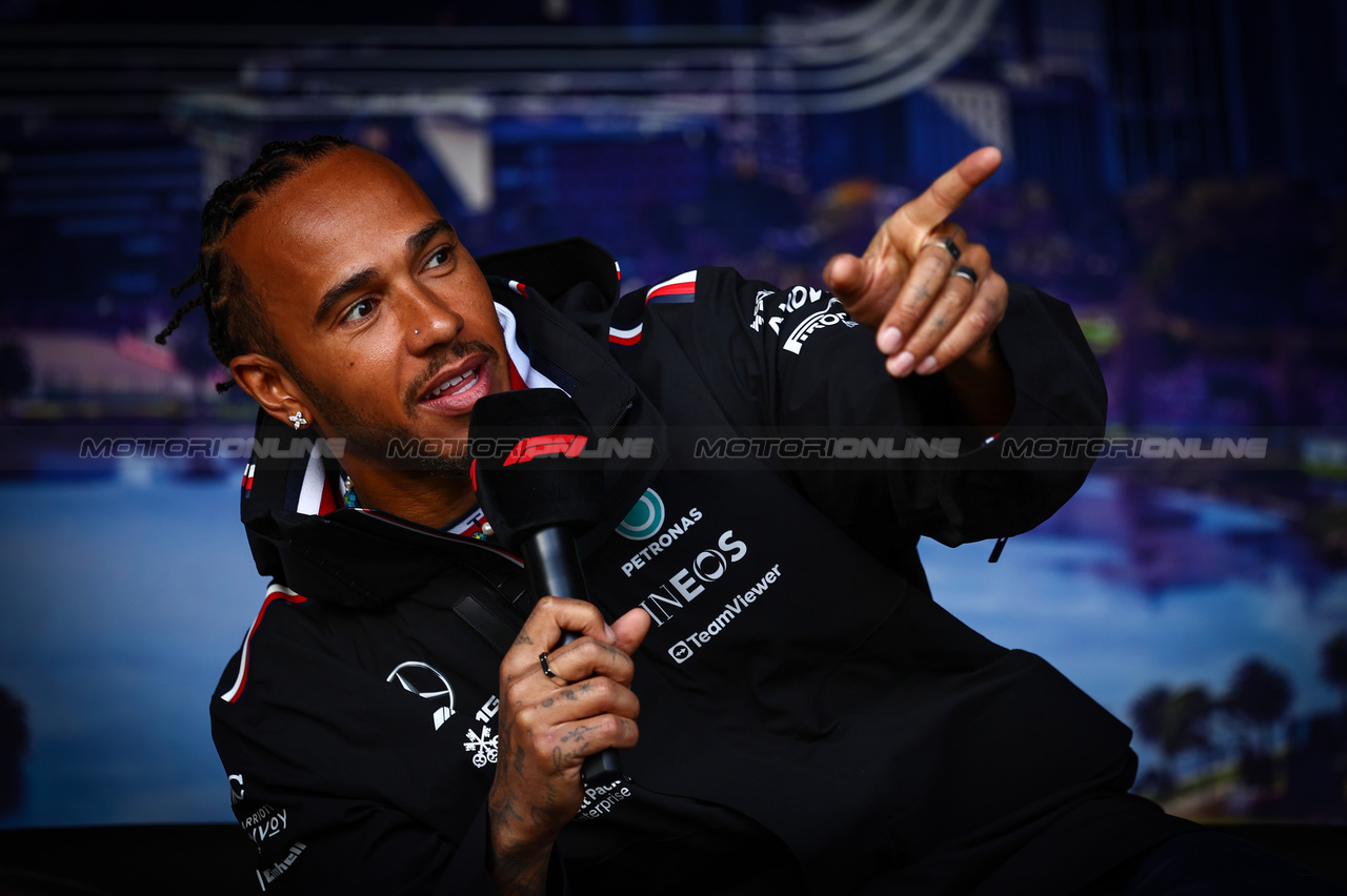 GP AUSTRALIA, Lewis Hamilton (GBR), Mercedes AMG F1  
01.04.2023. Formula 1 World Championship, Rd 3, Australian Grand Prix, Albert Park, Melbourne, Australia, Qualifiche Day.
- www.xpbimages.com, EMail: requests@xpbimages.com ¬© Copyright: Charniaux / XPB Images