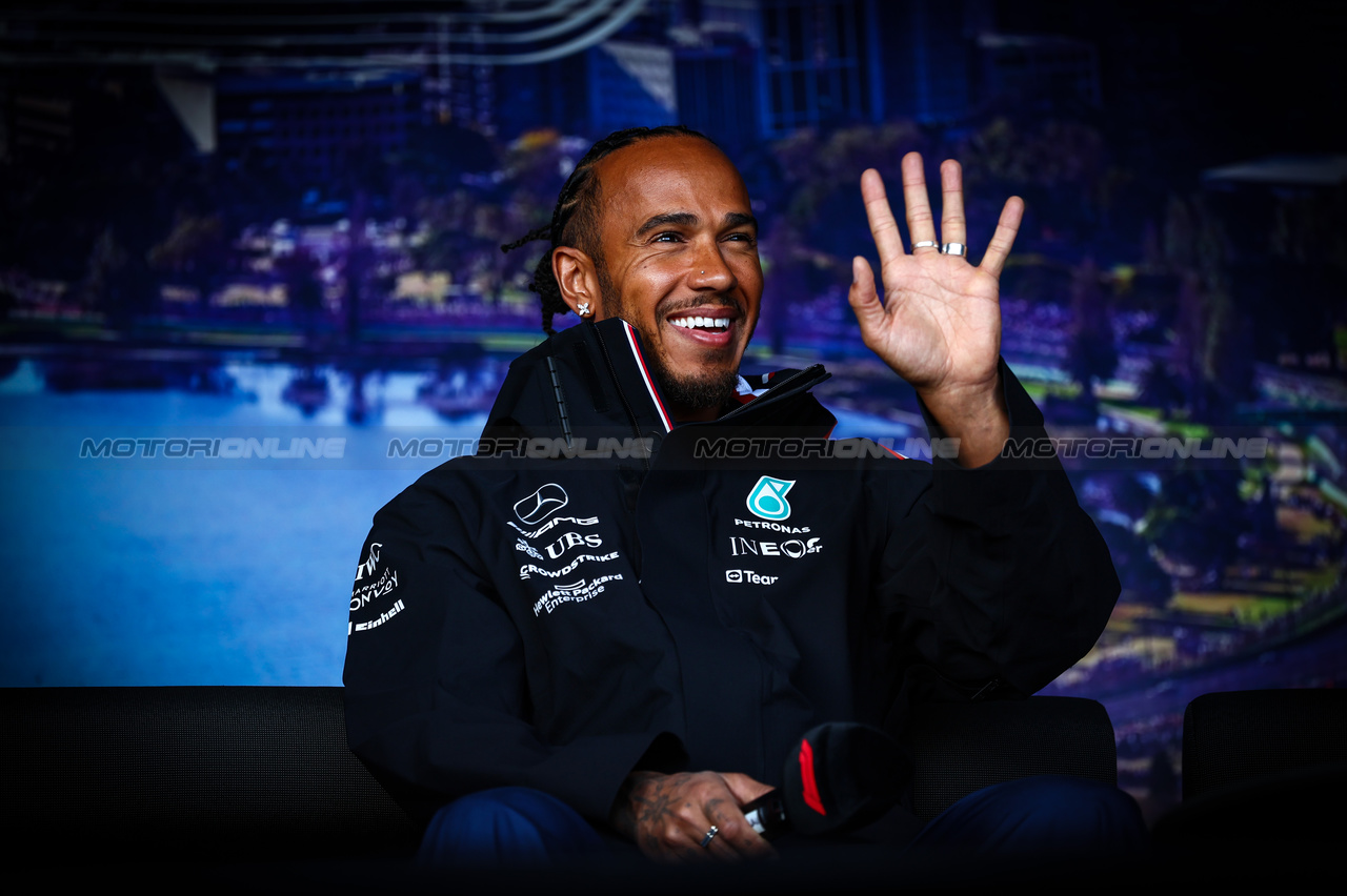 GP AUSTRALIA, Lewis Hamilton (GBR), Mercedes AMG F1  
01.04.2023. Formula 1 World Championship, Rd 3, Australian Grand Prix, Albert Park, Melbourne, Australia, Qualifiche Day.
- www.xpbimages.com, EMail: requests@xpbimages.com ¬© Copyright: Charniaux / XPB Images