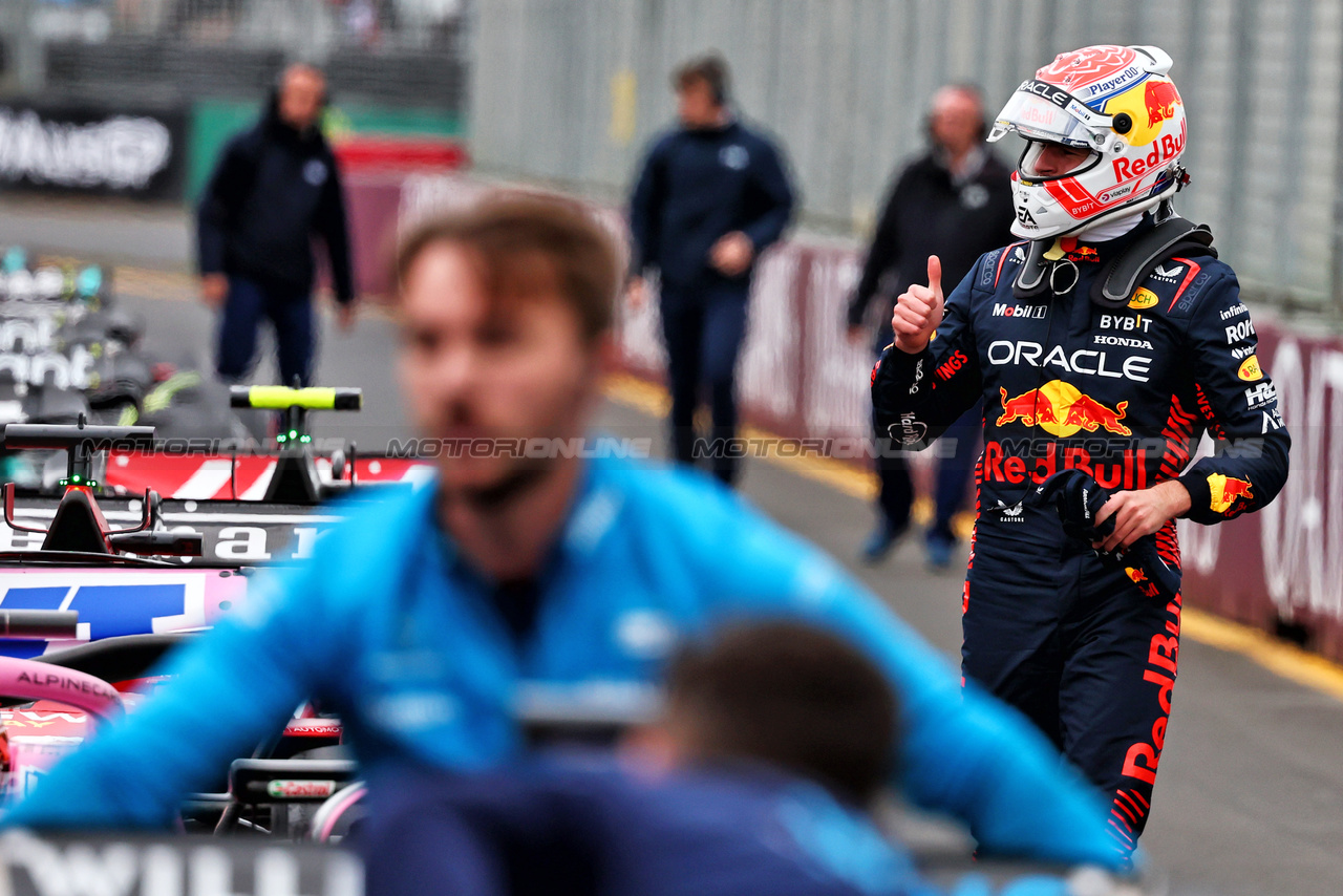 GP AUSTRALIA, Max Verstappen (NLD) Red Bull Racing celebrates his pole position in qualifying parc ferme.

01.04.2023. Formula 1 World Championship, Rd 3, Australian Grand Prix, Albert Park, Melbourne, Australia, Qualifiche Day.

- www.xpbimages.com, EMail: requests@xpbimages.com ¬© Copyright: Batchelor / XPB Images