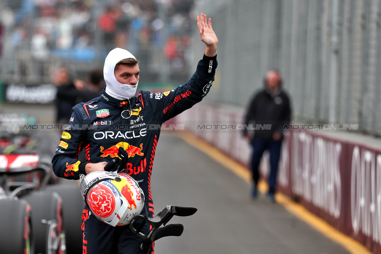 GP AUSTRALIA, Max Verstappen (NLD) Red Bull Racing celebrates his pole position in qualifying parc ferme.

01.04.2023. Formula 1 World Championship, Rd 3, Australian Grand Prix, Albert Park, Melbourne, Australia, Qualifiche Day.

- www.xpbimages.com, EMail: requests@xpbimages.com ¬© Copyright: Moy / XPB Images