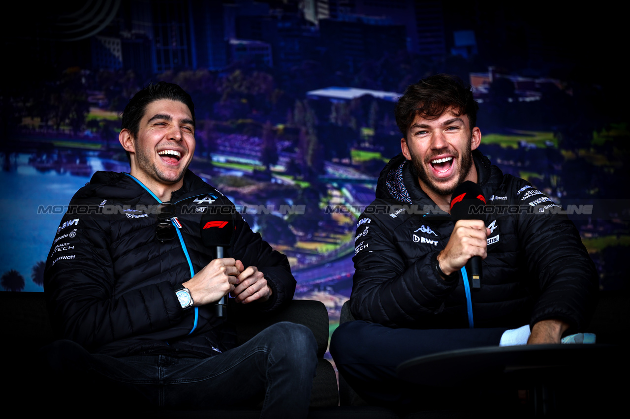 GP AUSTRALIA, Esteban Ocon (FRA), Alpine F1 Team Pierre Gasly (FRA), Alpine F1 Team 
01.04.2023. Formula 1 World Championship, Rd 3, Australian Grand Prix, Albert Park, Melbourne, Australia, Qualifiche Day.
- www.xpbimages.com, EMail: requests@xpbimages.com ¬© Copyright: Charniaux / XPB Images