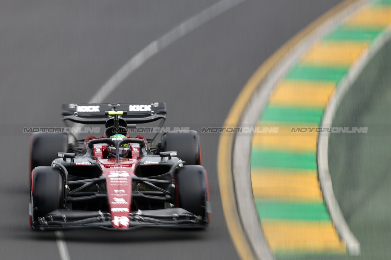 GP AUSTRALIA, Zhou Guanyu (CHN) Alfa Romeo F1 Team C43.

01.04.2023. Formula 1 World Championship, Rd 3, Australian Grand Prix, Albert Park, Melbourne, Australia, Qualifiche Day.

- www.xpbimages.com, EMail: requests@xpbimages.com ¬© Copyright: Batchelor / XPB Images