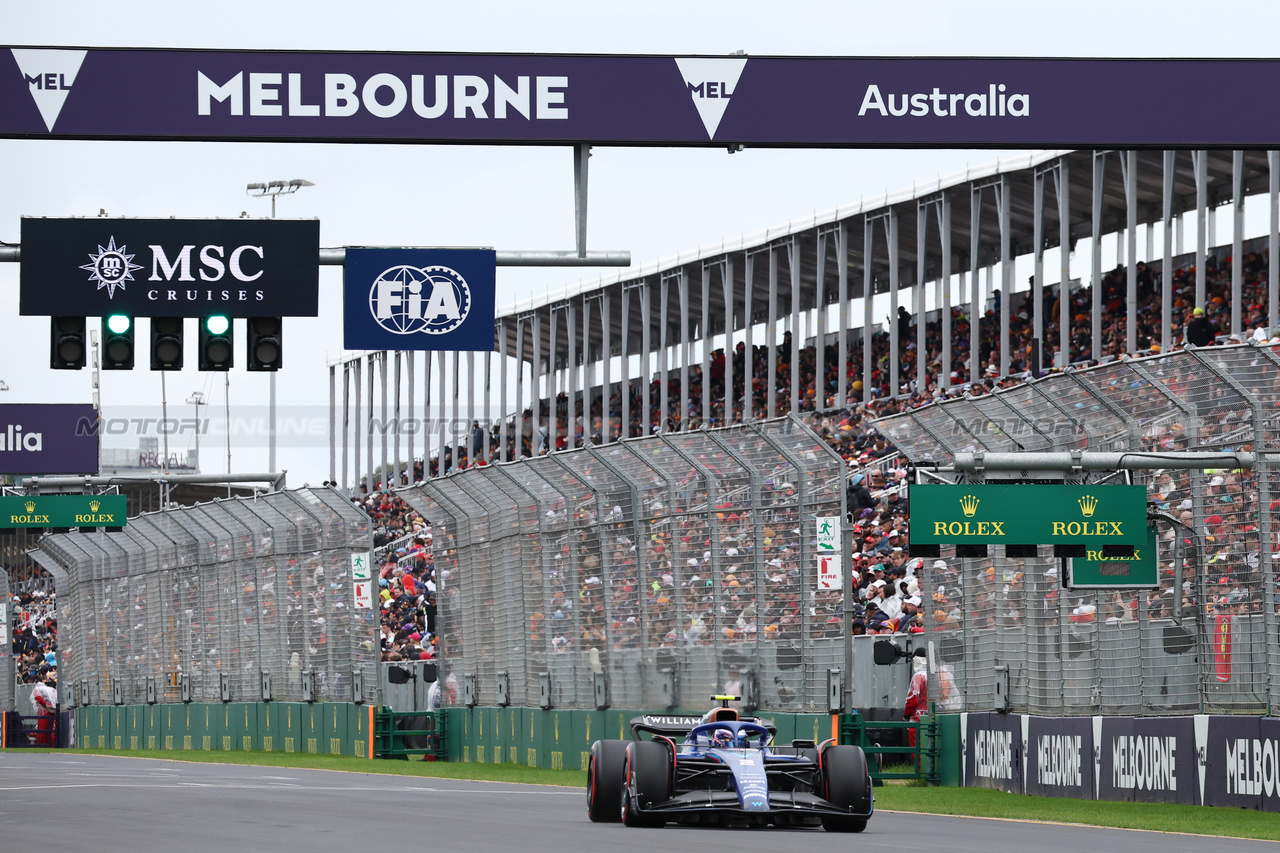 GP AUSTRALIA, Logan Sargeant (USA) Williams Racing FW45.

01.04.2023. Formula 1 World Championship, Rd 3, Australian Grand Prix, Albert Park, Melbourne, Australia, Qualifiche Day.

- www.xpbimages.com, EMail: requests@xpbimages.com ¬© Copyright: Moy / XPB Images