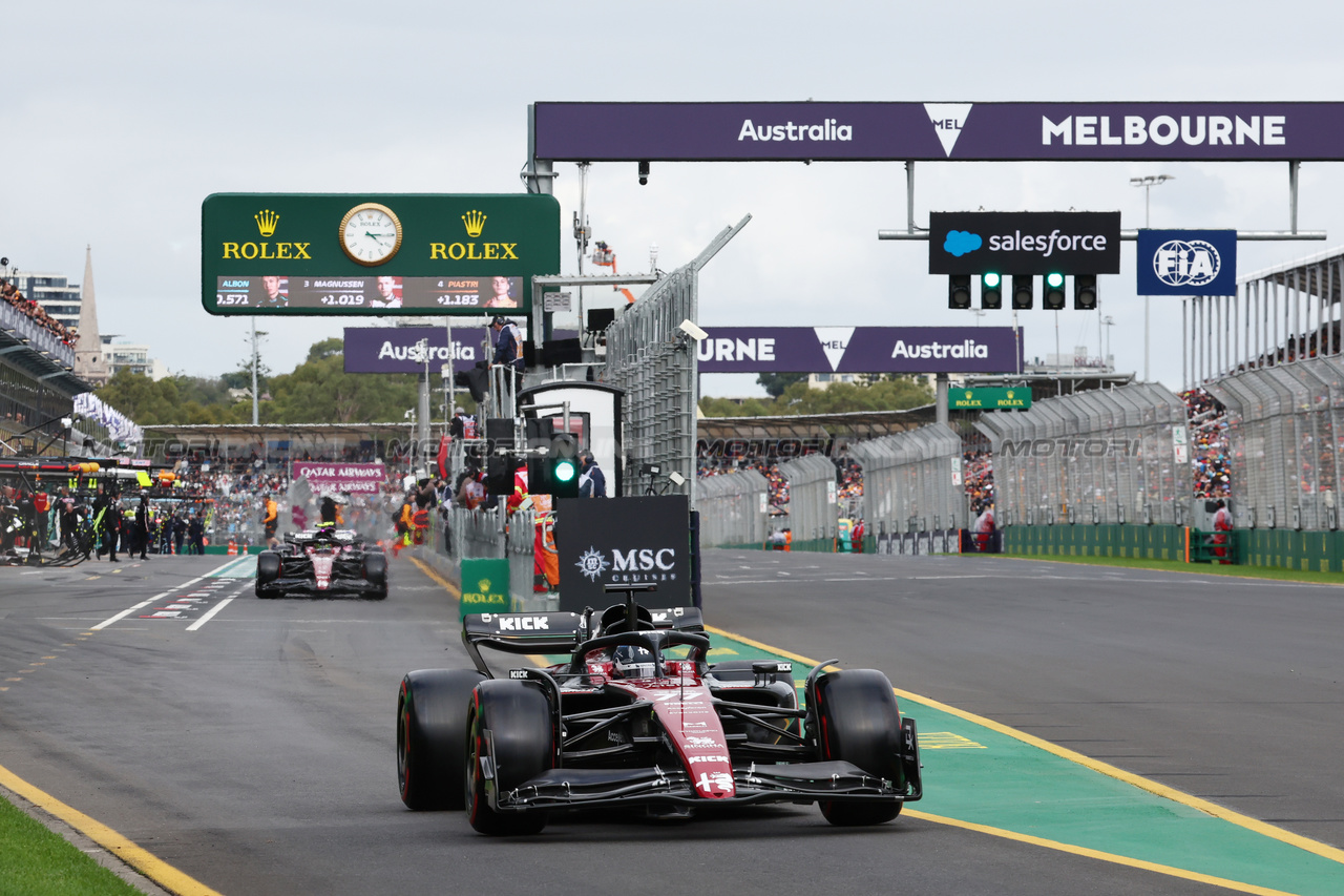 GP AUSTRALIA, Valtteri Bottas (FIN) Alfa Romeo F1 Team C43 leaves the pits.

01.04.2023. Formula 1 World Championship, Rd 3, Australian Grand Prix, Albert Park, Melbourne, Australia, Qualifiche Day.

- www.xpbimages.com, EMail: requests@xpbimages.com ¬© Copyright: Moy / XPB Images